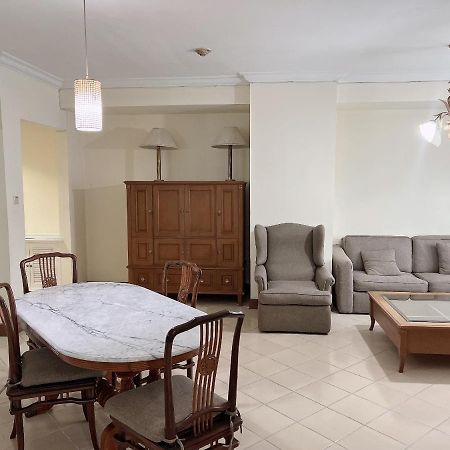 Batavia Hotel & Serviced Apartments Jakarta Buitenkant foto