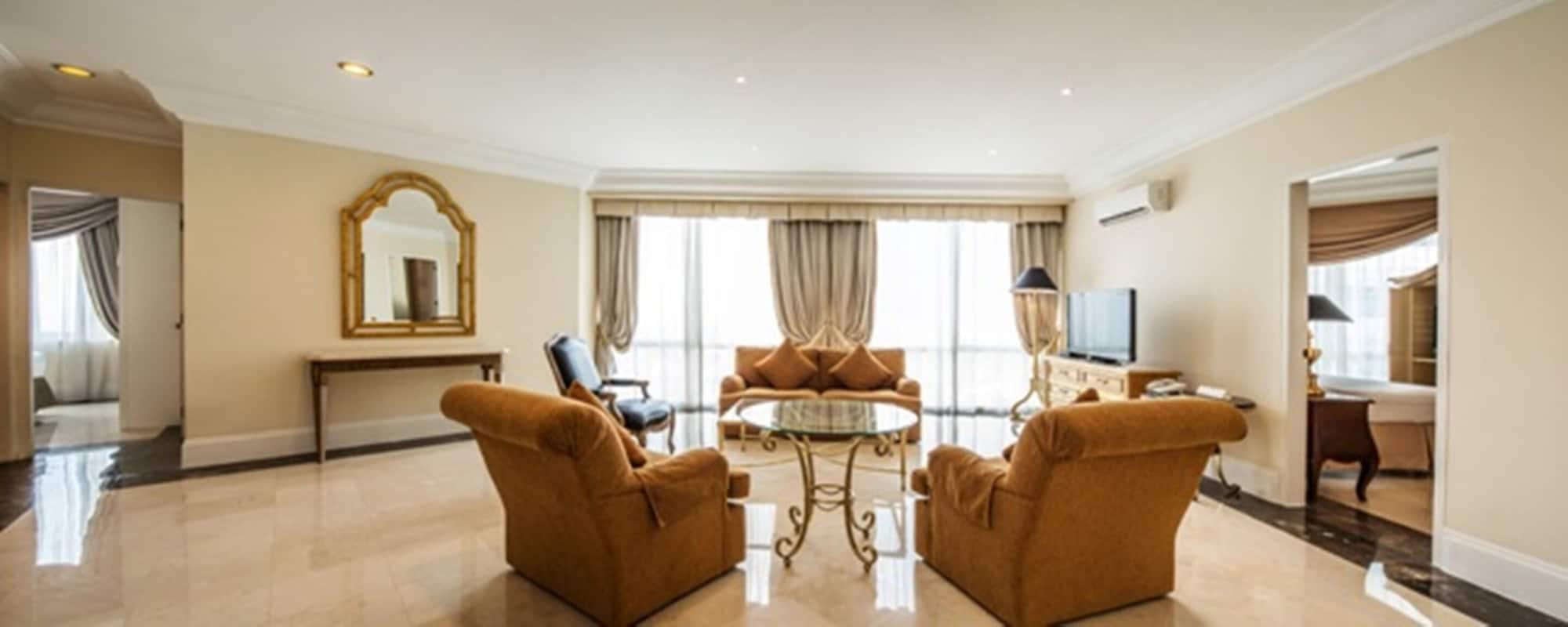 Batavia Hotel & Serviced Apartments Jakarta Buitenkant foto