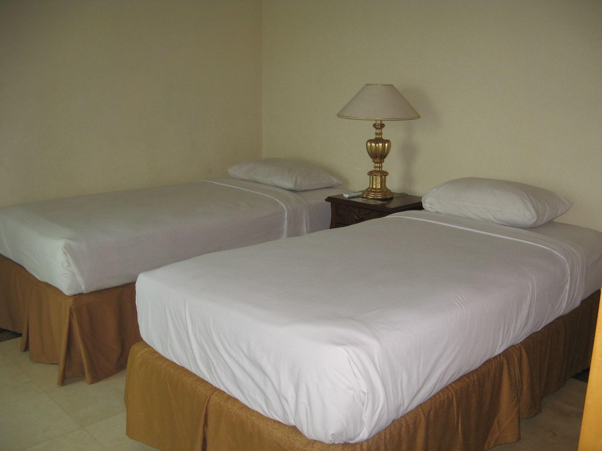 Batavia Hotel & Serviced Apartments Jakarta Buitenkant foto