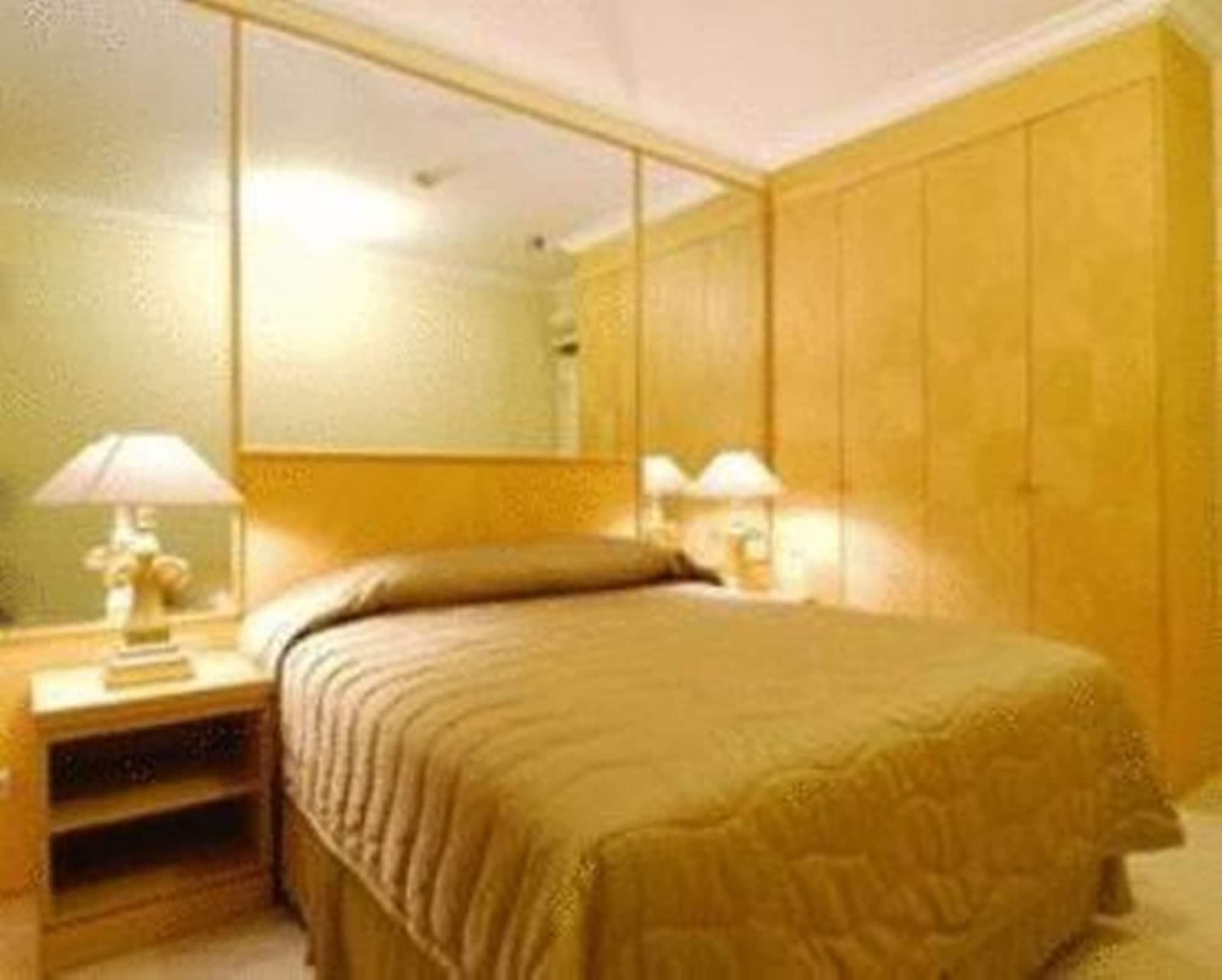 Batavia Hotel & Serviced Apartments Jakarta Buitenkant foto