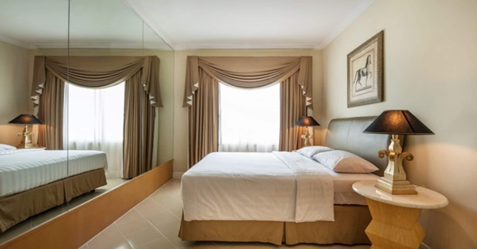 Batavia Hotel & Serviced Apartments Jakarta Buitenkant foto