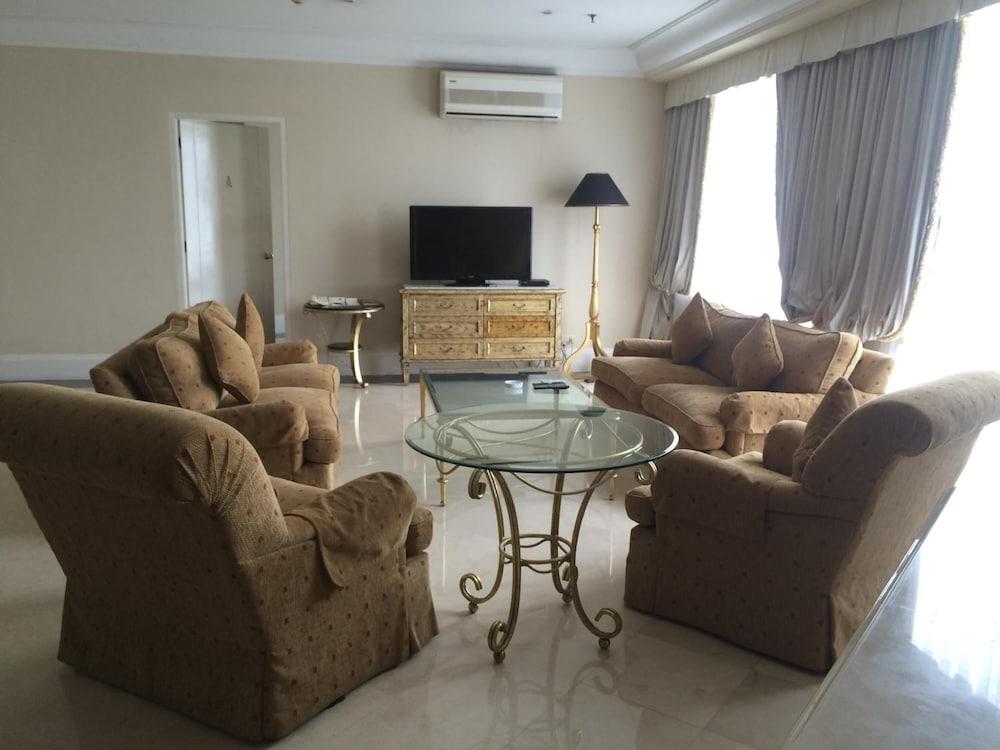 Batavia Hotel & Serviced Apartments Jakarta Buitenkant foto