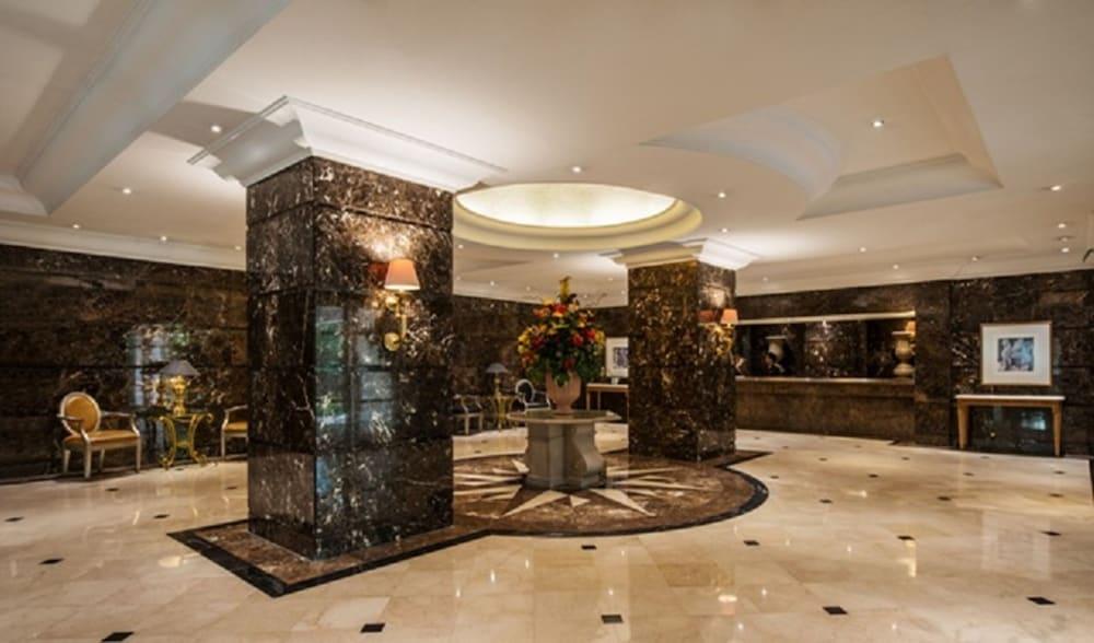 Batavia Hotel & Serviced Apartments Jakarta Buitenkant foto