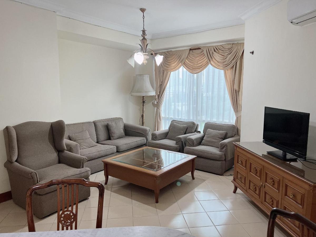 Batavia Hotel & Serviced Apartments Jakarta Buitenkant foto