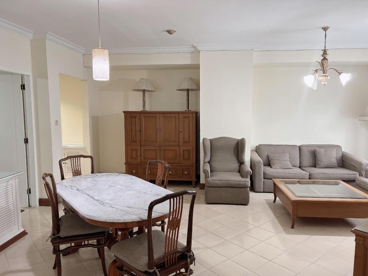 Batavia Hotel & Serviced Apartments Jakarta Buitenkant foto