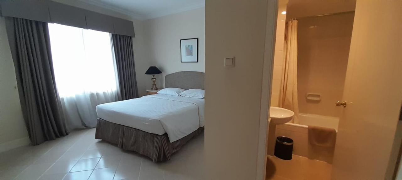 Batavia Hotel & Serviced Apartments Jakarta Buitenkant foto