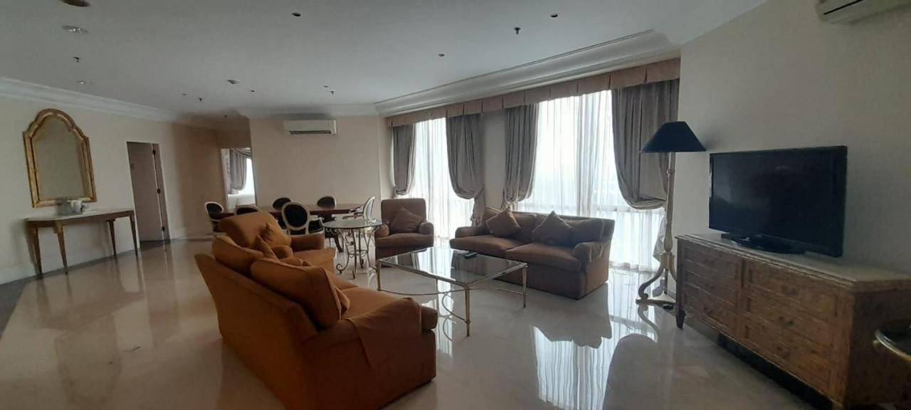 Batavia Hotel & Serviced Apartments Jakarta Buitenkant foto