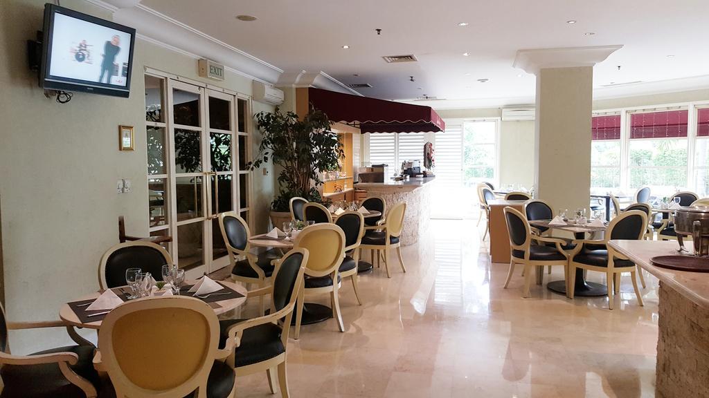 Batavia Hotel & Serviced Apartments Jakarta Buitenkant foto
