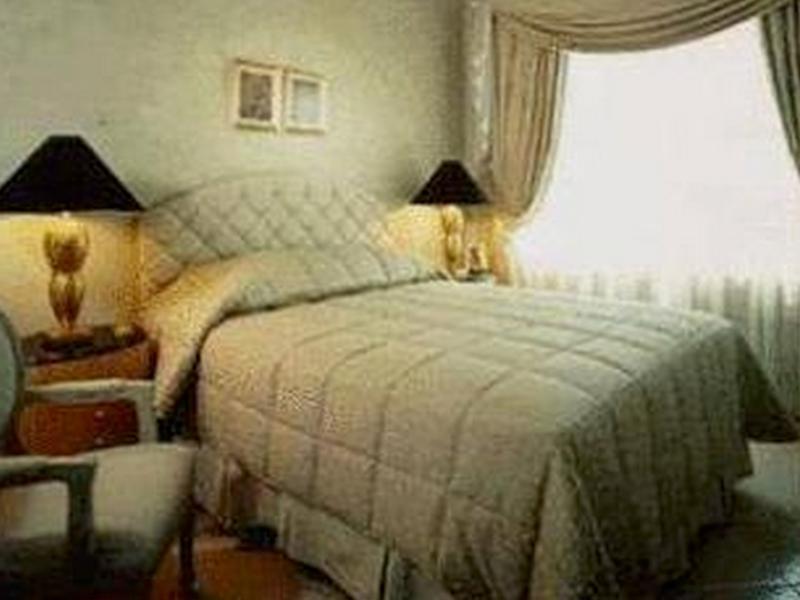 Batavia Hotel & Serviced Apartments Jakarta Buitenkant foto