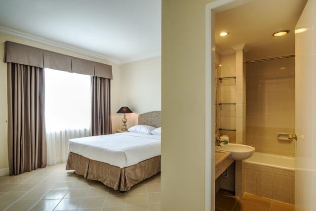 Batavia Hotel & Serviced Apartments Jakarta Buitenkant foto
