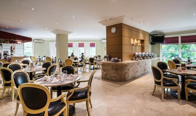 Batavia Hotel & Serviced Apartments Jakarta Buitenkant foto