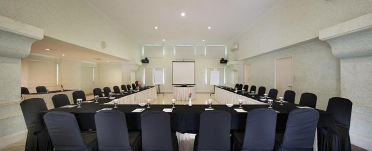 Batavia Hotel & Serviced Apartments Jakarta Buitenkant foto